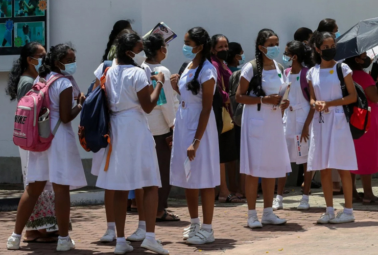 Is there a change in school hours in Sri Lanka