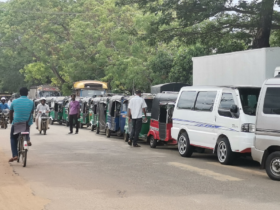 Fuel shortages in many areas - People affected by queues