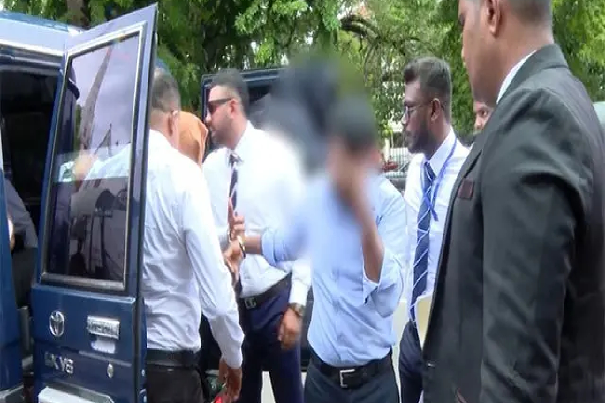 One billion US dollars fraud in Sri Lanka - CID information on four private bank officials